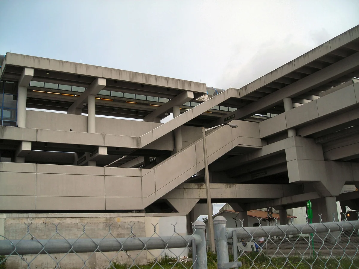 הדגמה לפקודה /brutalist